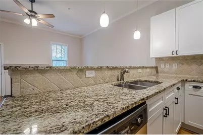 1949 Sterling Oaks Circle NE #13, Atlanta, GA 30319 - Photo 10