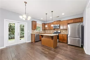 284 Ascott Ln, Woodstock, GA 30189 - Photo 2