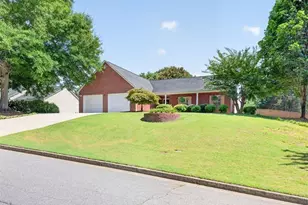 1561 Timber Heights Dr, Loganville, GA 30052 - Photo 2