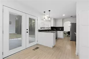 700 Cedar Knoll Dr, Roswell, GA 30076 - Photo 16
