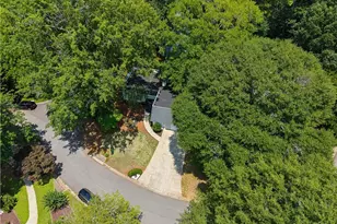 700 Cedar Knoll Dr, Roswell, GA 30076 - Photo 44