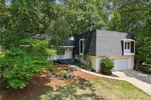 700 Cedar Knoll Dr, Roswell, GA 30076 - Photo 2