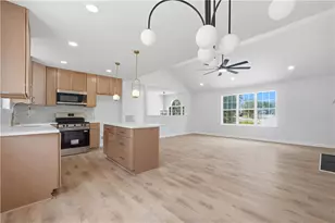 2704 Field Spring Dr, Lithonia, GA 30058 - Photo 8