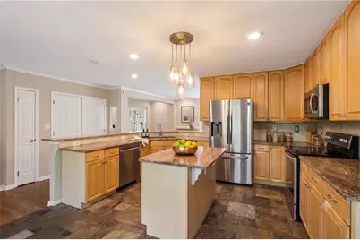 1055 Lee Circle NE, Atlanta, GA 30324 - Photo 8