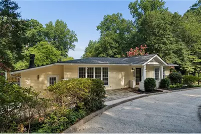 1055 Lee Circle NE, Atlanta, GA 30324 - Photo 2