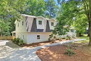 173 Brookwood Dr, Canton, GA 30114 - Photo 2