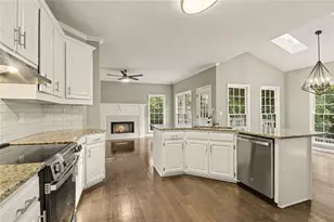 900 Secret Cove Dr, Sugar Hill, GA 30518 - Photo 10