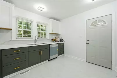 181 Barfield Avenue SW, Atlanta, GA 30310 - Photo 10