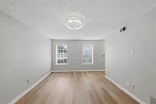 7750 Roswell Rd, Sandy Springs, GA 30350 - Photo 4