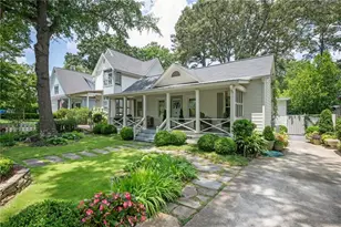 1657 Laurel Ave NW, Atlanta, GA 30318 - Photo 2