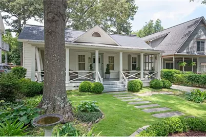 1657 Laurel Avenue NW, Atlanta, GA 30318 - Photo 1