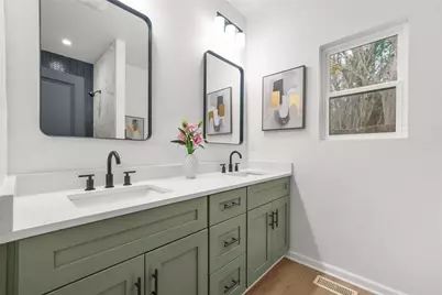 1674 Mary George Avenue NW, Atlanta, GA 30318 - Photo 20