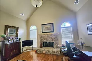 930 Chateau Forest Rd, Hoschton, GA 30548 - Photo 18
