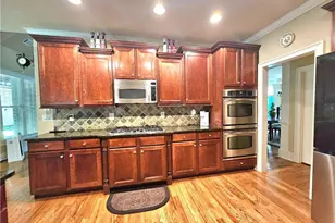 930 Chateau Forest Rd, Hoschton, GA 30548 - Photo 20