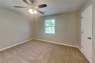 1395 Chalet Cir, Lawrenceville, GA 30043 - Photo 10
