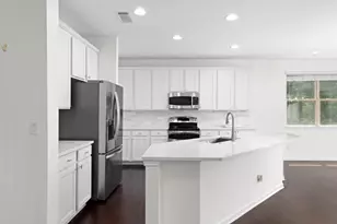 1575 Trailview Way NE, Atlanta, GA 30329 - Photo 4