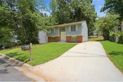 2116 Scarbrough Road, Stone Mountain, GA 30088 - Photo 32