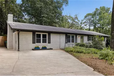 412 Derbyshire Drive, Stone Mountain, GA 30088 - Photo 2