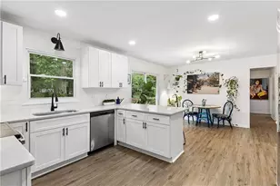 412 Derbyshire Dr, Stone Mountain, GA 30088 - Photo 10