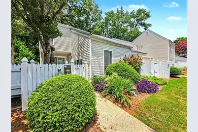 2692 Meadowlawn Drive SE, Marietta, GA 30067 - Photo 2
