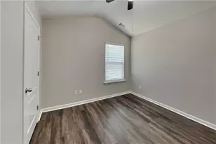 843 Lobdale Falls Dr, Lawrenceville, GA 30045 - Photo 14
