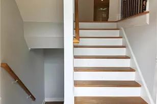 871 Lenox Ct NE, Atlanta, GA 30324 - Photo 2
