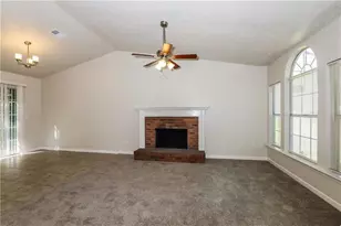 1361 Wrens Ct, Jonesboro, GA 30238 - Photo 4