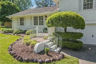 37 Skyview Cir, Cartersville, GA 30120 - Photo 2