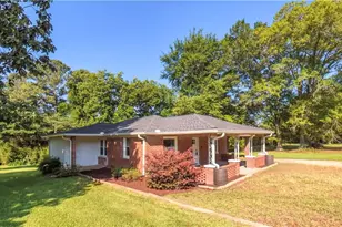 2986 Hilltop Dr, Buchanan, GA 30113 - Photo 2