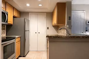 3075 Chastain Park Ct NE, Atlanta, GA 30342 - Photo 12