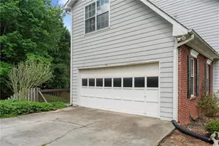5660 Bridle Glen Dr, Buford, GA 30518 - Photo 4
