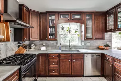 800 Glenairy Drive, Atlanta, GA 30328 - Photo 2