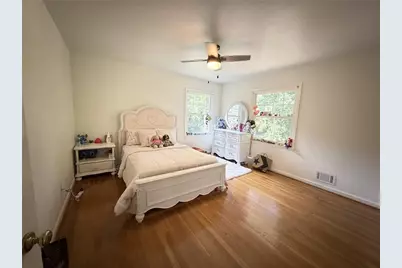 800 Glenairy Drive, Atlanta, GA 30328 - Photo 12