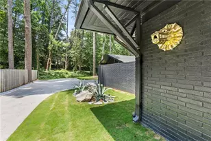 3252 W Roxboro Rd NE, Atlanta, GA 30324 - Photo 6