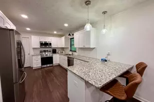201 Lockring Dr SW, Lilburn, GA 30047 - Photo 8