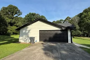 201 Lockring Dr SW, Lilburn, GA 30047 - Photo 22