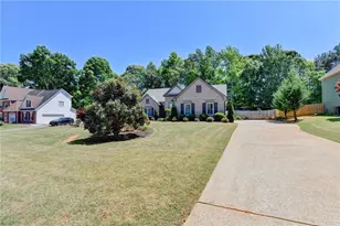 5019 Weatherstone Dr, Buford, GA 30519 - Photo 4