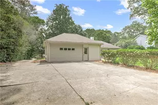 7350 Hunters Branch Dr, Atlanta, GA 30328 - Photo 74