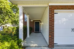 702 River Hill Dr, Lawrenceville, GA 30046 - Photo 4