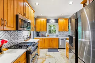 4565 Windsor Park Pl, Atlanta, GA 30342 - Photo 10