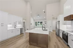 9120 Lisa Cir, Gainesville, GA 30506 - Photo 2
