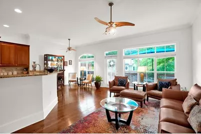 5464 Glenridge View NE, Sandy Springs, GA 30342 - Photo 2