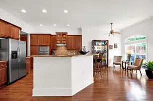 5464 Glenridge View NE, Sandy Springs, GA 30342 - Photo 6