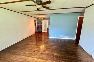 728 Rosalyn Dr, Marietta, GA 30062 - Photo 4