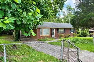 728 Rosalyn Dr, Marietta, GA 30062 - Photo 2