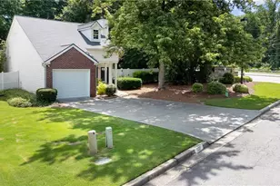 1137 Parkside Club Dr, Lawrenceville, GA 30044 - Photo 32