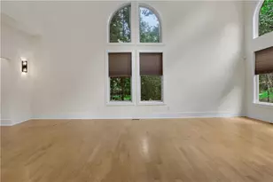 3228 Silver Lake Dr NE, Atlanta, GA 30319 - Photo 2