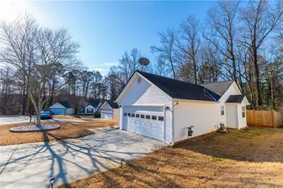 199 Amelia Creek Way, Lawrenceville, GA 30045 - Photo 2