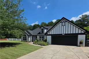 2800 Cove Crossing Dr, Lawrenceville, GA 30045 - Photo 2