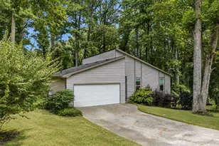 5065 Carole Pl, Stone Mountain, GA 30087 - Photo 4